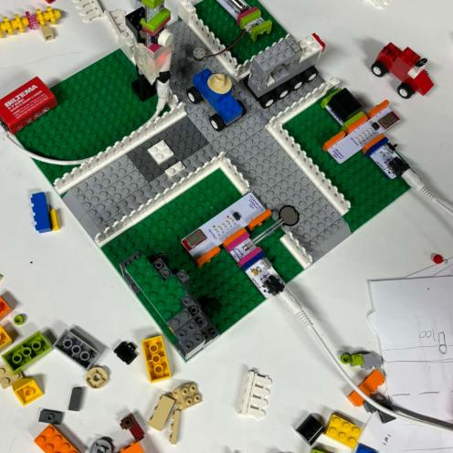 Lego med littlebits tilsluttet