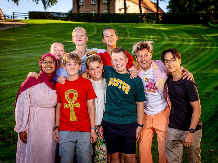 Deltagere og vært på DR's program Den Store Juniorbagdyst